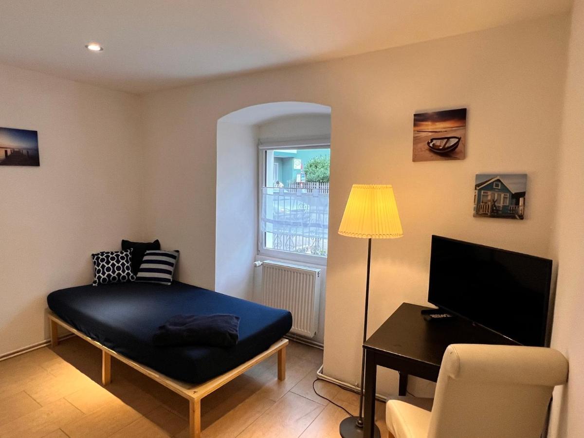 Ferienwohnung Elfriede - Wlan, 2 Baeder, Kueche, Freisitz, 2 Parkplaetze, Im Ortskern Malterdingen Buitenkant foto